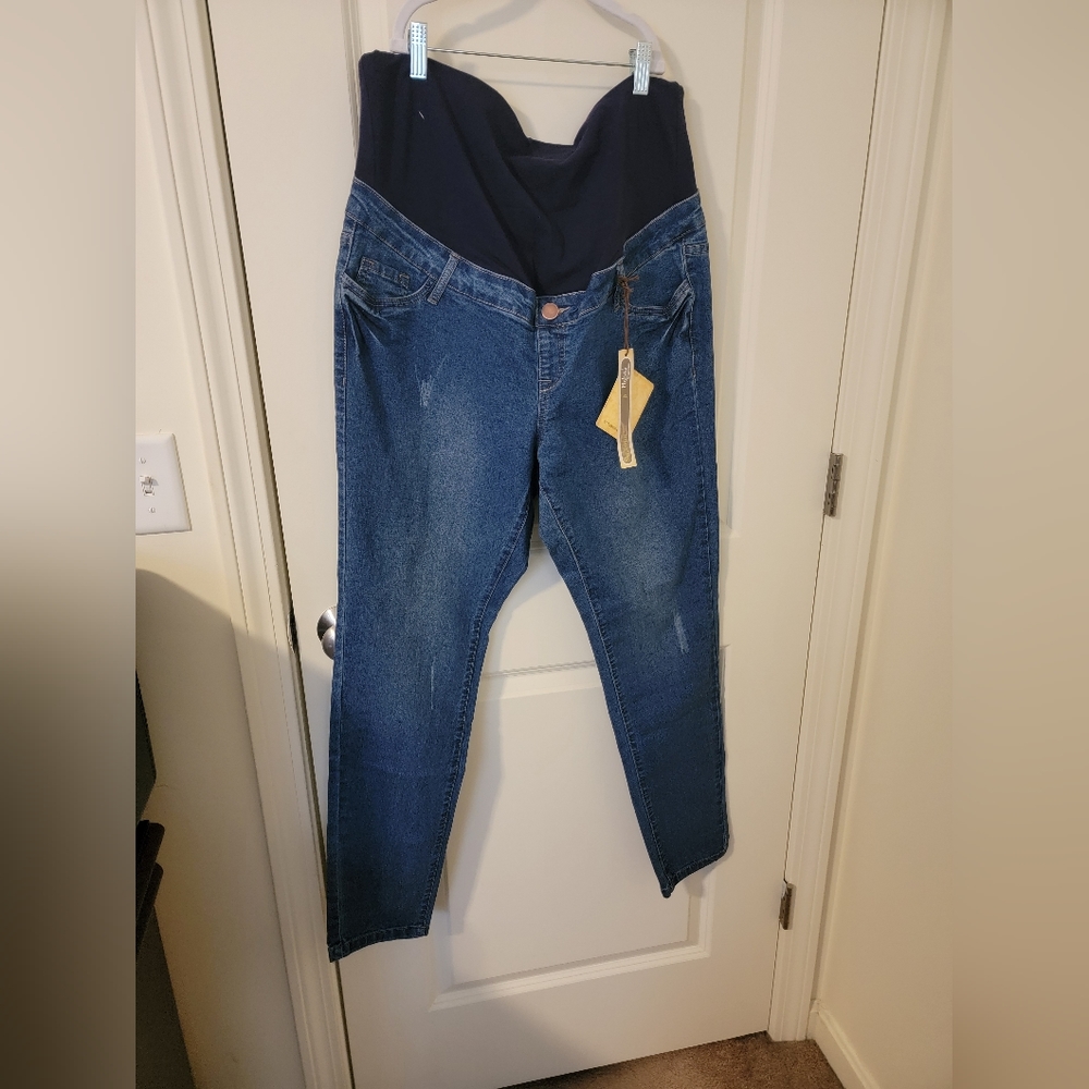 NWT Maternity Jeans